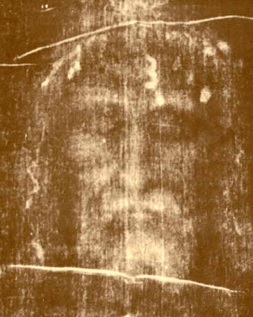http://www.liturgy.co.nz/wp-content/uploads/2010/04/shroud-of-turin1.jpg